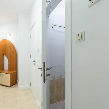 Calm Space In Center דירה וארנה