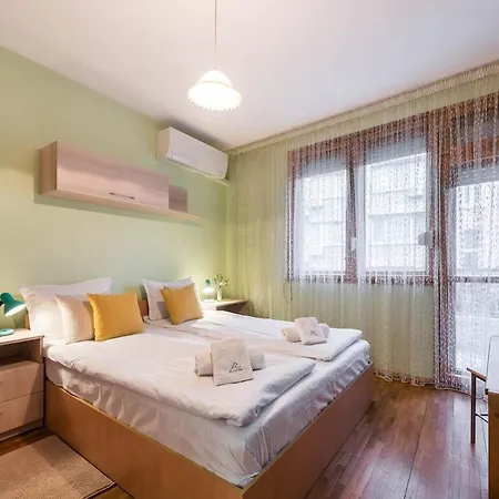 Calm Space In Center וארנה