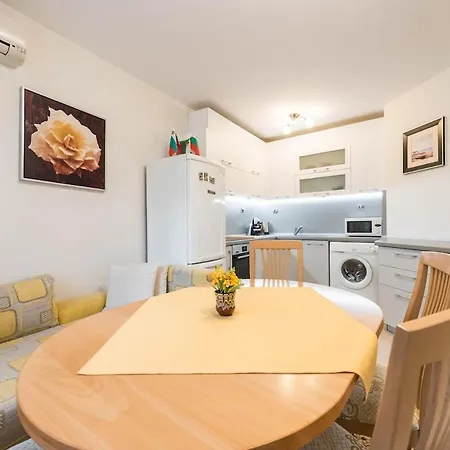 Calm Space In Center דירה וארנה