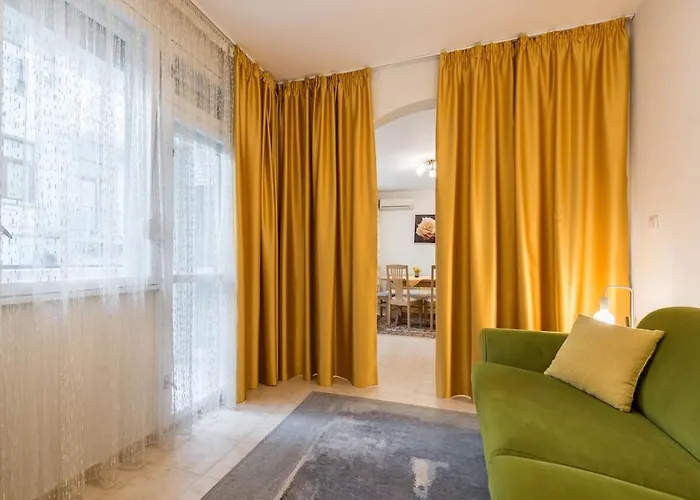 Calm Space In Center * 바르나