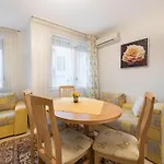 Calm Space In Center アパート