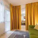 Calm Space In Center * ヴァルナ