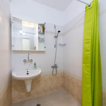 Spacious 1 Bedroom Near Sevastopol