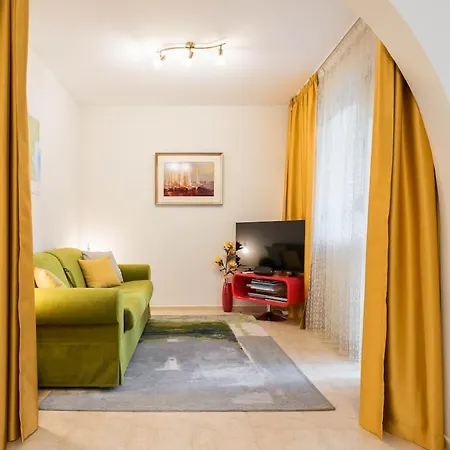 Spacious 1 Bedroom Near Sevastopol Apartment