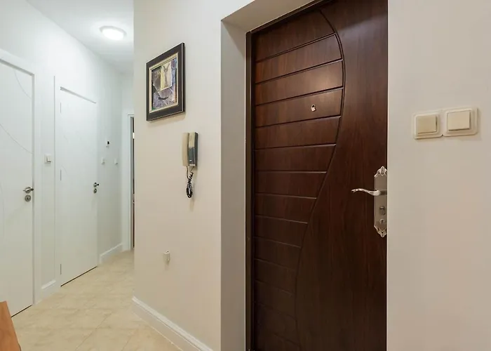 公寓 Calm Space In Center