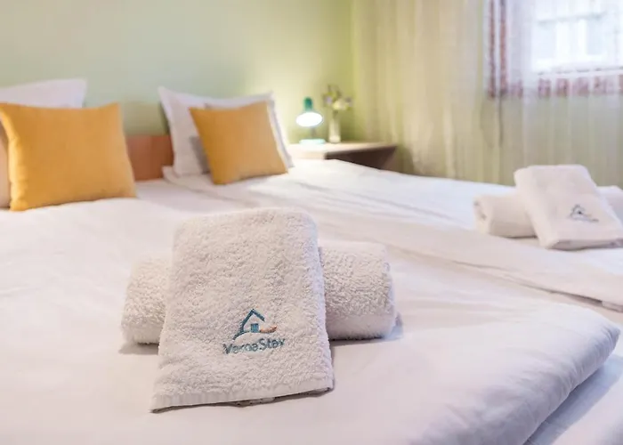 Calm Space In Center * 瓦爾納